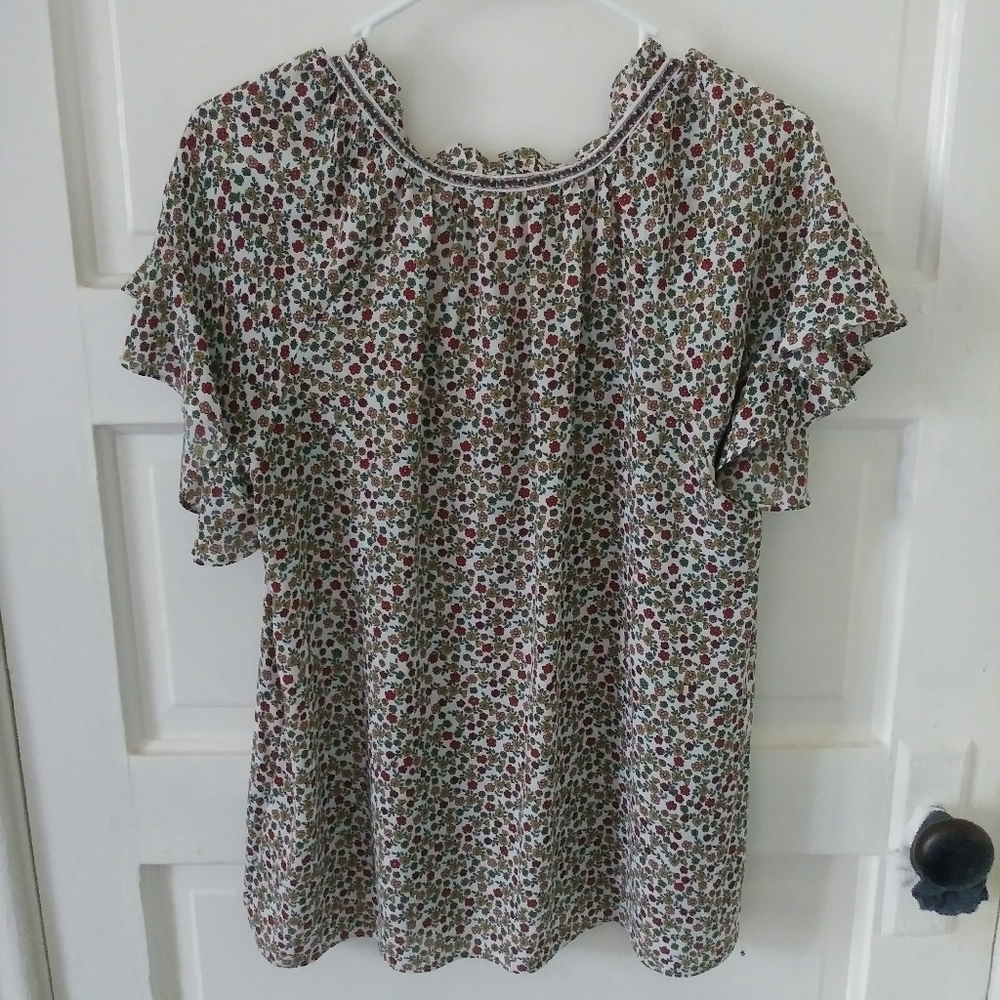 Floral Ruffle Collar Blouse - Picture 2 of 9